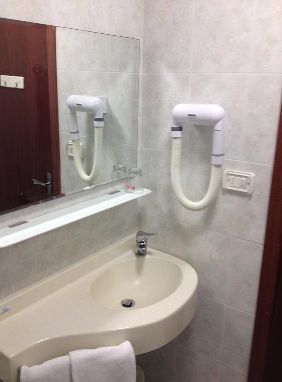 Hotel Mareblu Senigallia Quarto foto